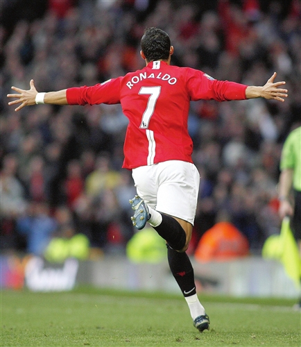 在俱乐部陷 在俱乐部陷