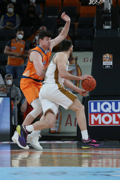 帮助他们在 帮助他们在